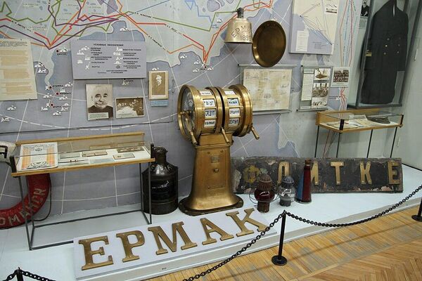 Краеведческий музей Мурманска (экспозиция Мурманский край в 1920—30-е годы) Краеведческий музей Мурманска (экспозиция Мурманский край в 1920—30-е годы)