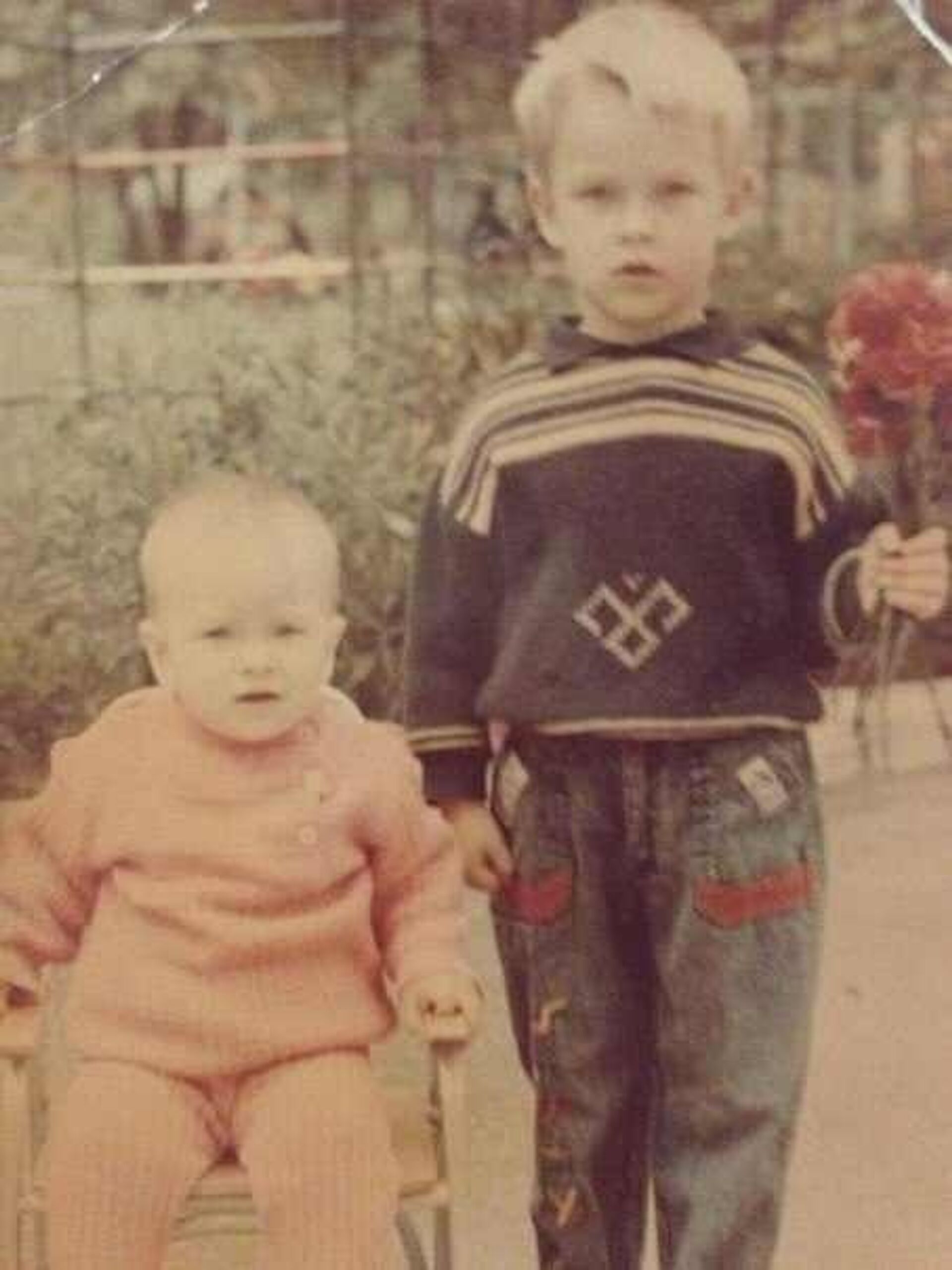 Альберт Яруллин (слева) со старшим братом Альберт Яруллин (слева) со старшим братом - РИА Новости, 1920, 30.12.2020