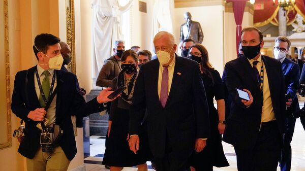 Лидер большинства в Палате представителей Конгресса США демократ Стени Хойер в Кэпитал-Хилл, Вашингтон Лидер большинства в Палате представителей Конгресса США демократ Стени Хойер в Кэпитал-Хилл, Вашингтон