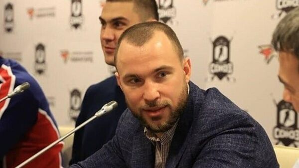 Российский боксер Александр Беспутин на пресс-конференции Российский боксер Александр Беспутин на пресс-конференции