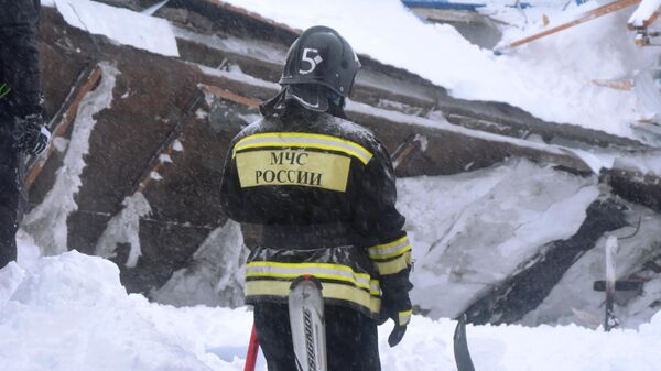 Лыжный инструктор спас мальчика во время схода лавины на Домбае