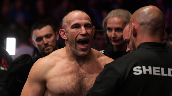 Боец UFC Олейник проиграл Дакасу жестким нокаутом: видео