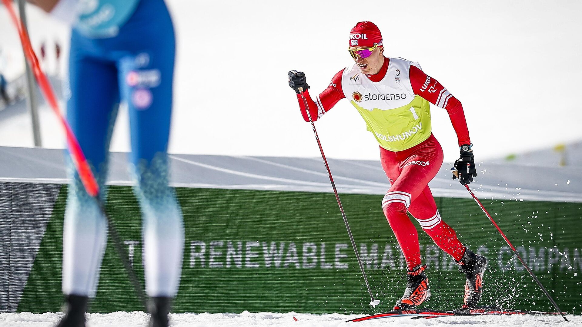 Александр Большунов (Россия) на тренировке перед соревнованиями чемпионата мира по лыжным гонкам. Александр Большунов (Россия) на тренировке перед соревнованиями чемпионата мира по лыжным гонкам. - РИА Новости, 1920, 02.04.2021