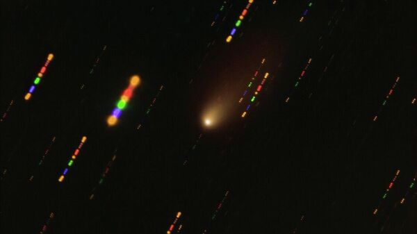 Изображение кометы 2I/Borisov, полученное на Очень Большом телескопе (VLT) ESO в конце 2019 года, когда комета 2I / Борисов проходила мимо Солнца Изображение кометы 2I/Borisov, полученное на Очень Большом телескопе (VLT) ESO в конце 2019 года, когда комета 2I / Борисов проходила мимо Солнца