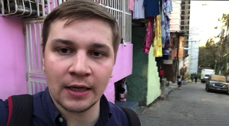 Журналист, автор ютьюб-канала The Люди Антон Лядов в Венесуэле Журналист, автор ютьюб-канала The Люди Антон Лядов в Венесуэле