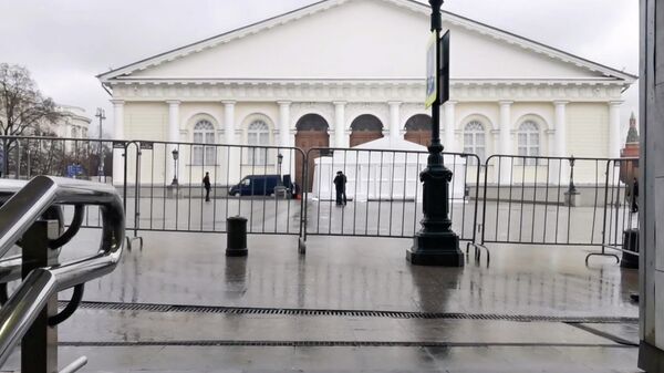 В центре Москвы ограничен проход к Манежу, где пройдет послание Путина
