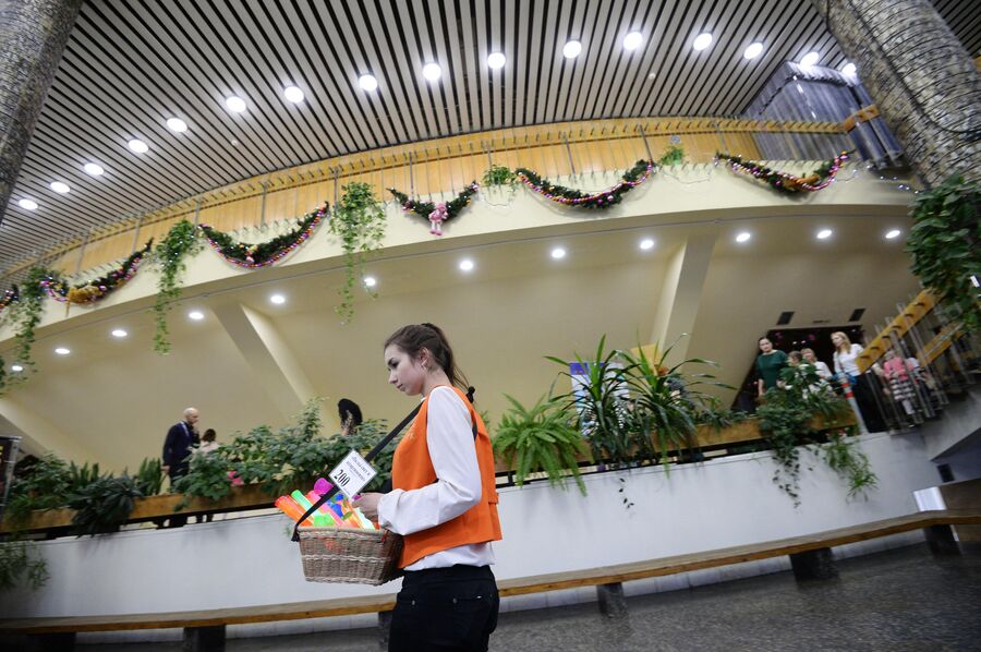 Фойе Большого Московского государственного цирка на проспекте Вернадского в Москве, открывшегося после окончания ремонтных работ Фойе Большого Московского государственного цирка на проспекте Вернадского в Москве, открывшегося после окончания ремонтных работ