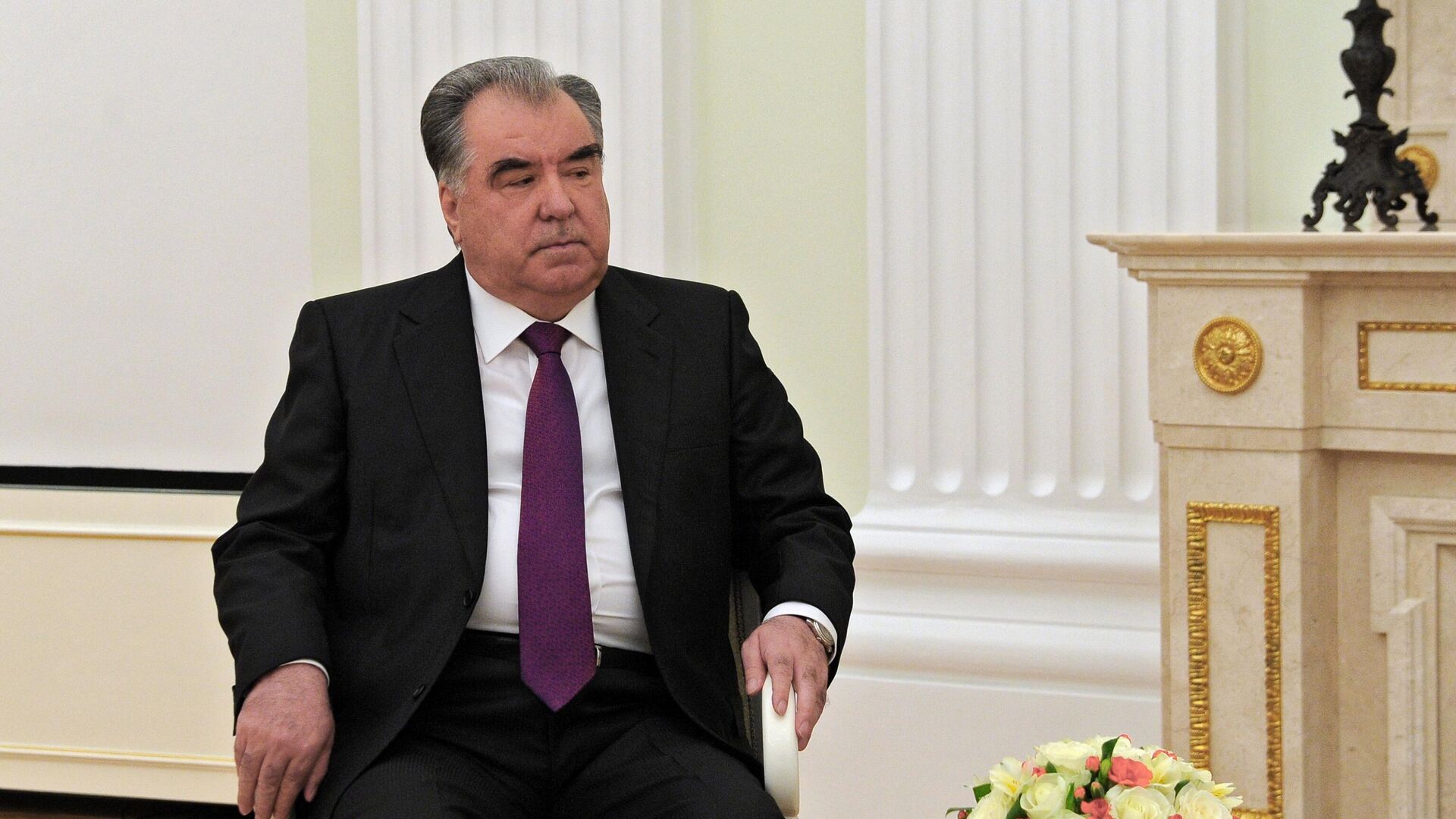 Президент Таджикистана Эмомали Рахмон во время встречи с президентом РФ Владимиром Путиным Президент Таджикистана Эмомали Рахмон во время встречи с президентом РФ Владимиром Путиным - РИА Новости, 1920, 01.07.2021