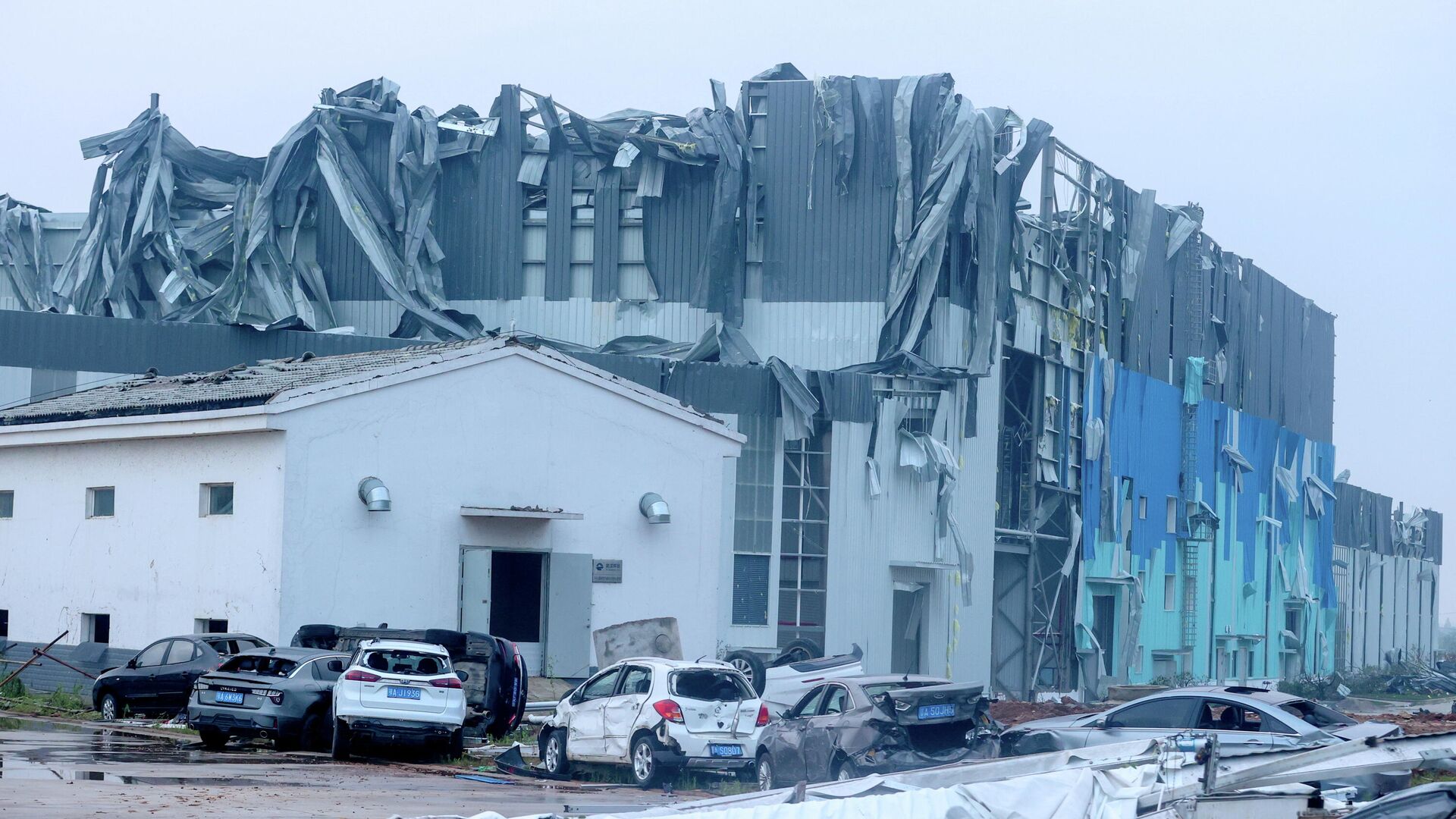 Число погибших в результате торнадо в Чехии выросло до трех