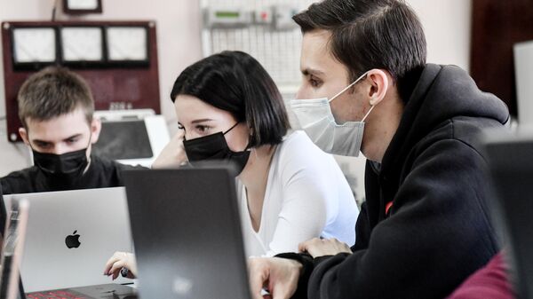 Российским ученым продлили доступ к крупнейшей научной базе данных Scopus