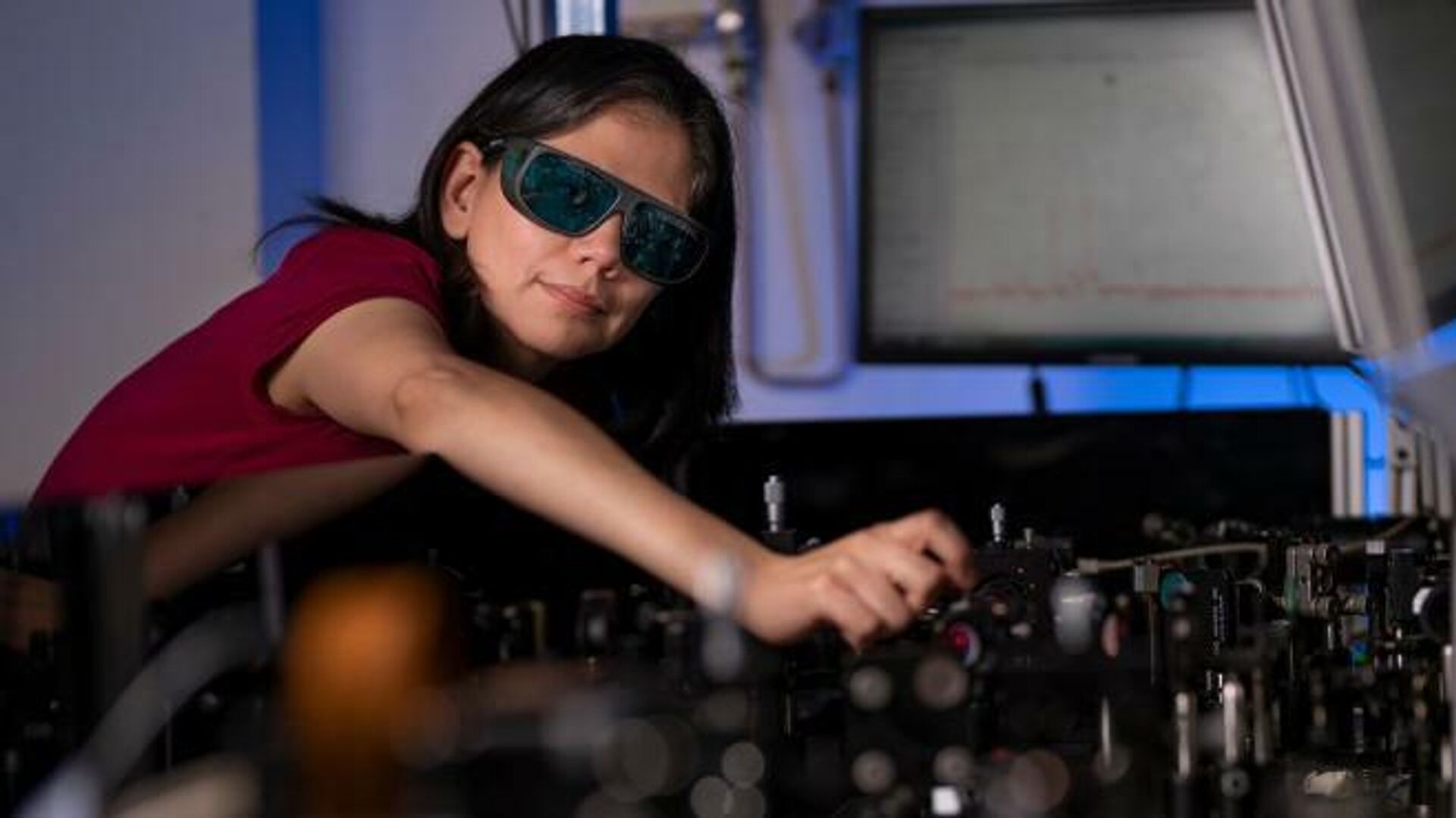 Ученые создали очки, позволяющие видеть в темноте