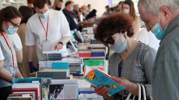 Эксперт призвал носить маски даже после вакцинации от COVID-19