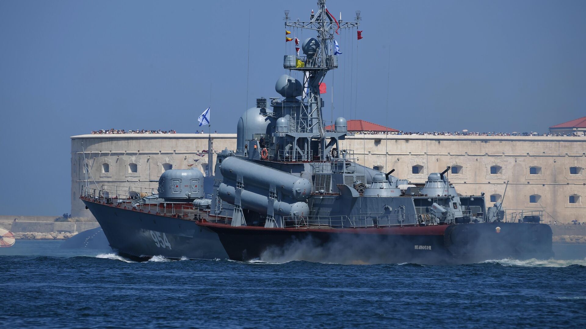 В ВМФ опровергли сообщение о столкновении двух кораблей в Петербурге