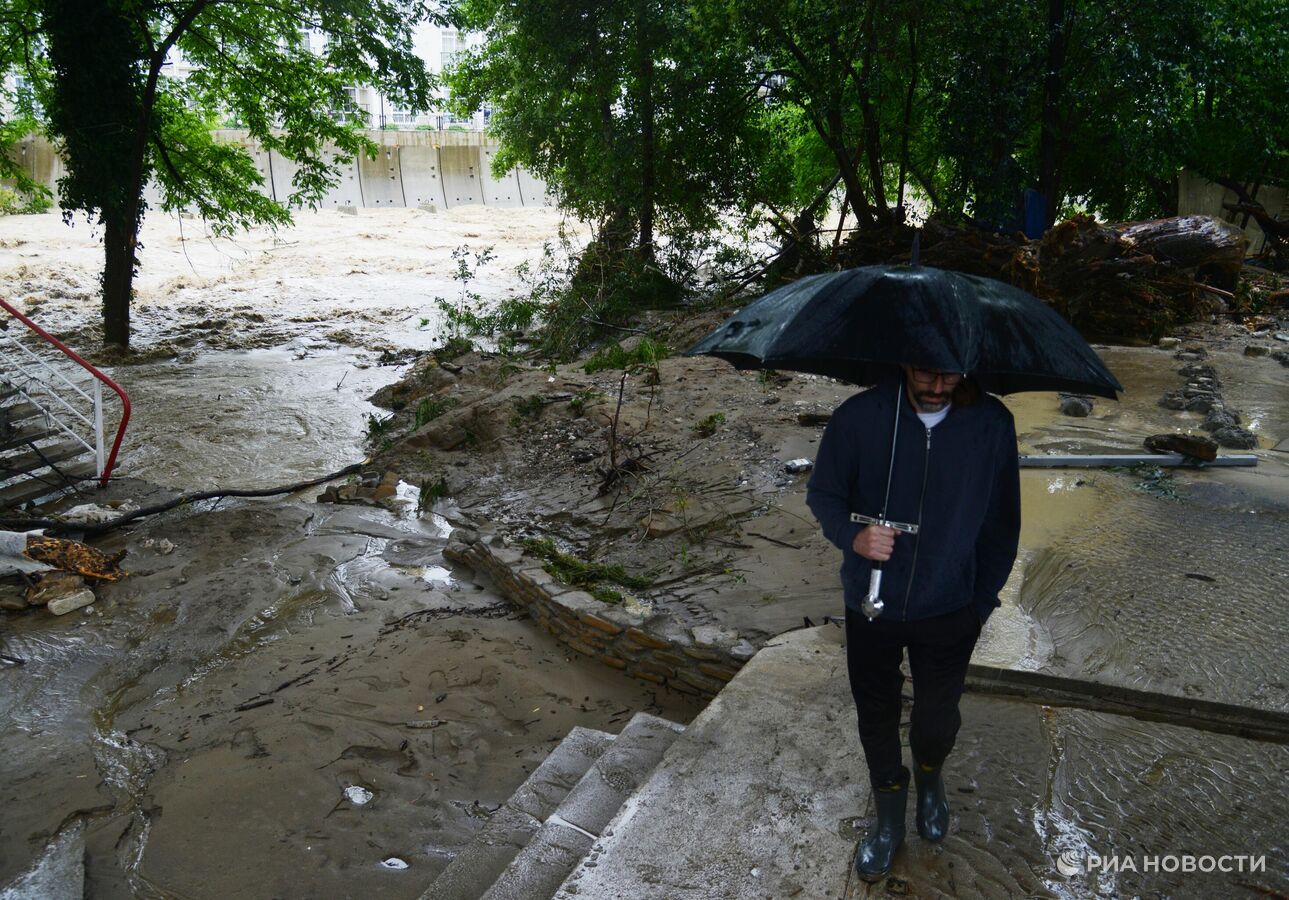 На Черноморском побережье в октябре обрушились ливневые дожди