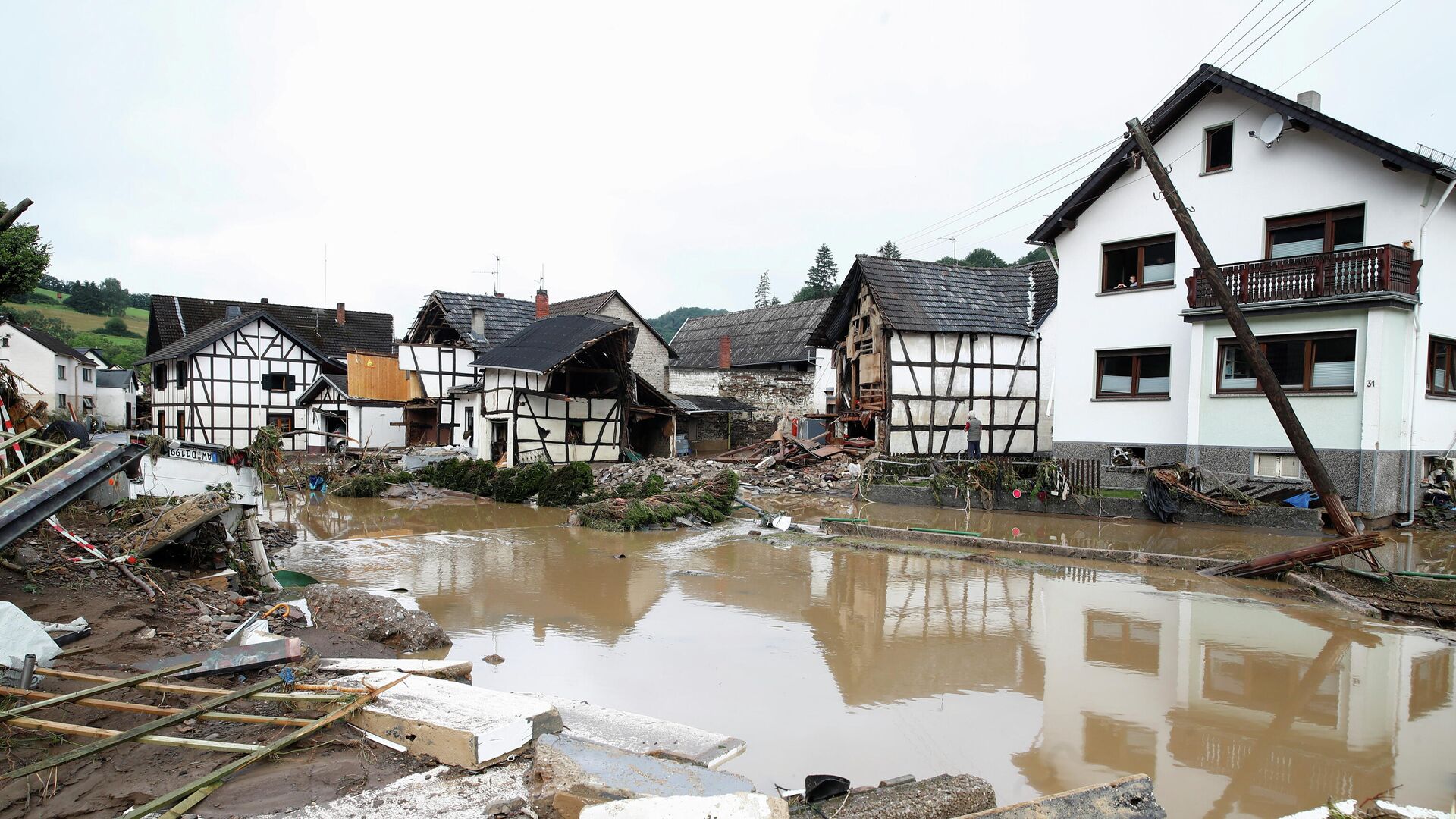 Общий вид зоны, пострадавшей от наводнения после проливных дождей в Шульде, Германия - РИА Новости, 1920, 17.07.2021