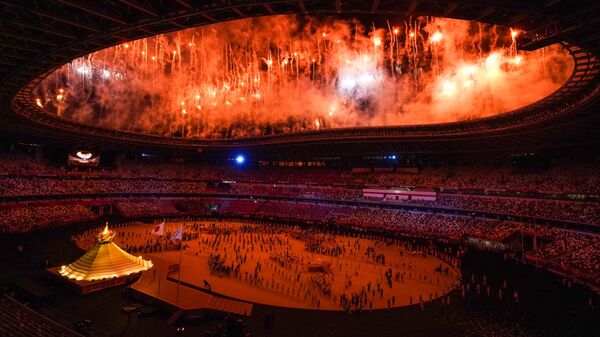 Яркое шоу и масштабные протесты: лучшие кадры церемонии открытия Олимпиады