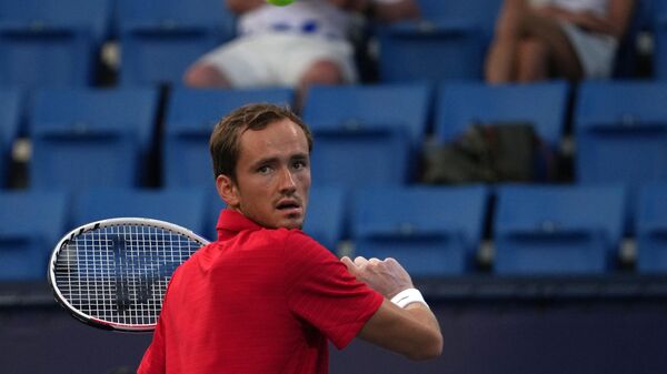 Даниил Медведев вышел в четвертьфинал теннисного "Мастерса" в Торонто