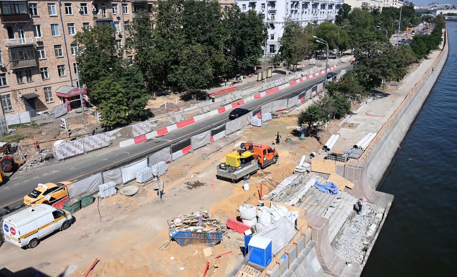 Работы по благоустройству набережных на острове Балчуг в Москве Работы по благоустройству набережных на острове Балчуг в Москве - РИА Новости, 1920, 04.08.2021