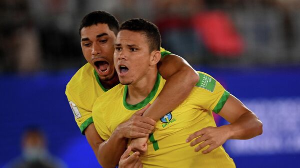 Бразилия обыграла сальвадорцев в матче ЧМ по пляжному футболу