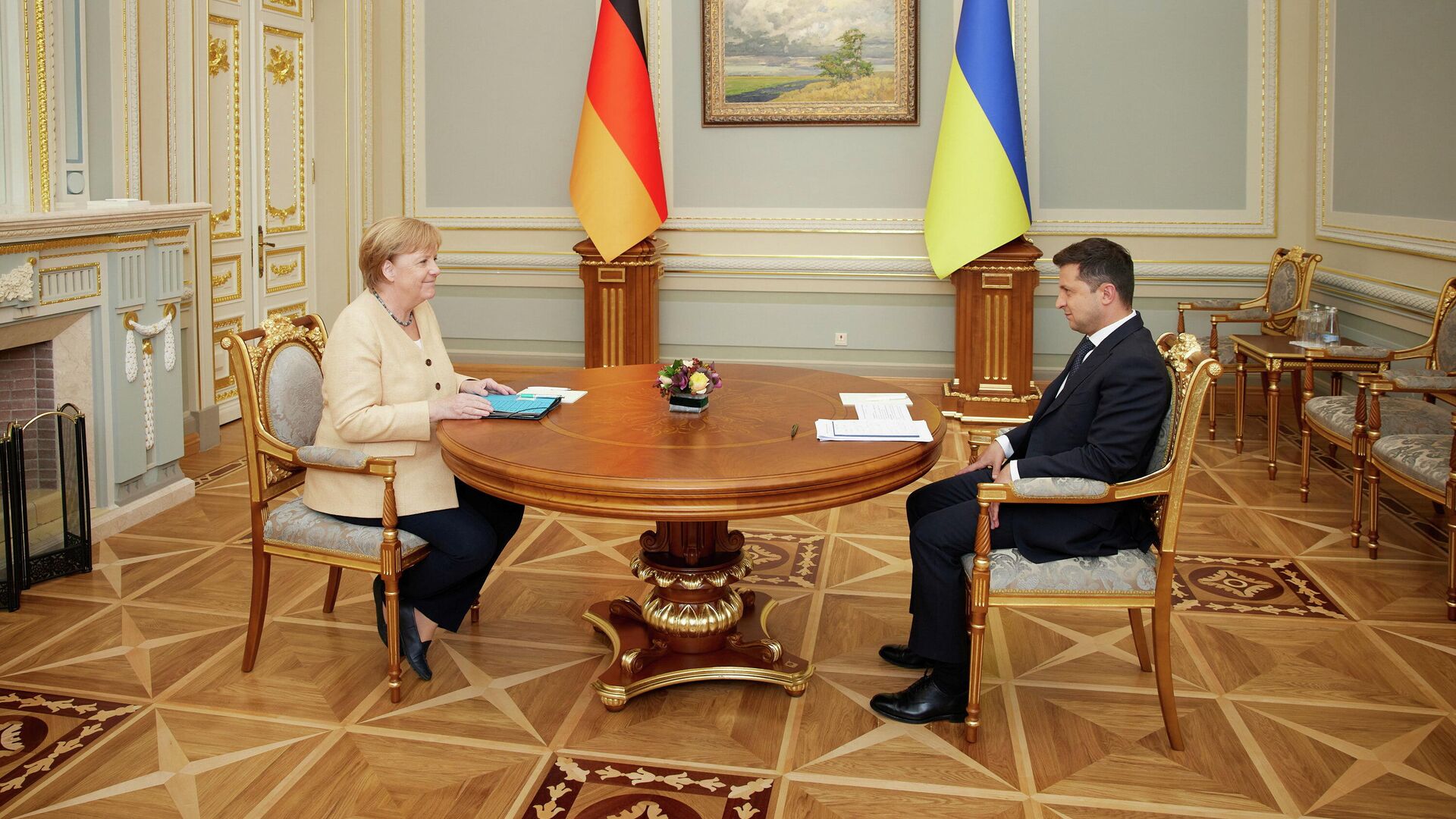 "Страх Европы": на Украине рассказали, как Меркель "наплевала" на Киев