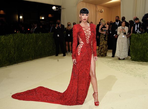 Меган Фокс на балу Института костюма Met Gala в Нью-Йорке Меган Фокс на балу Института костюма Met Gala в Нью-Йорке
