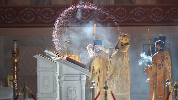 Священники на церемонии открытия храма Александра Невского на площади Павших Борцов в Волгограде Священники на церемонии открытия храма Александра Невского на площади Павших Борцов в Волгограде