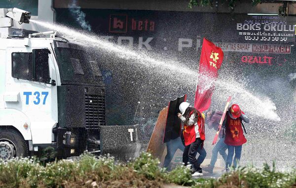 Первомайский митинг в Стамбуле Первомайский митинг в Стамбуле