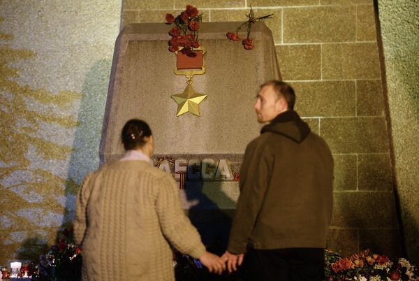 Севастопольцы скорбят о гибели людей в Одессе Севастопольцы скорбят о гибели людей в Одессе