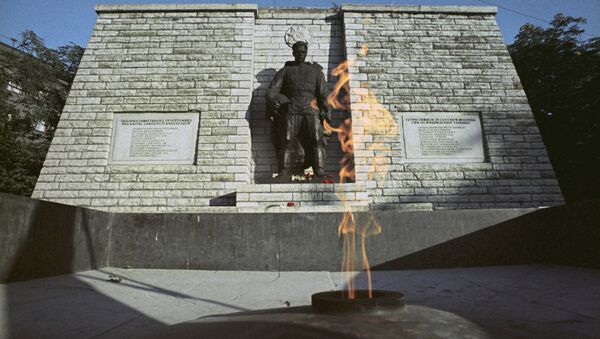 Памятник советским воинам-освободителям Таллина. Архивное фото Памятник советским воинам-освободителям Таллина. Архивное фото