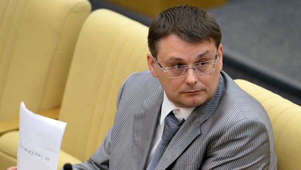 Член комитета ГД по бюджету и налогам Евгений Федоров во время пленарного заседания Госдумы РФ Член комитета ГД по бюджету и налогам Евгений Федоров во время пленарного заседания Госдумы РФ