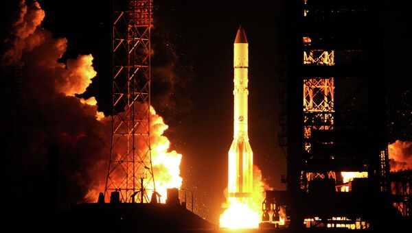 Запуск ракеты-носителя Протон с космическим аппаратом AsiaSat-7. Архивное фото Запуск ракеты-носителя Протон с космическим аппаратом AsiaSat-7. Архивное фото