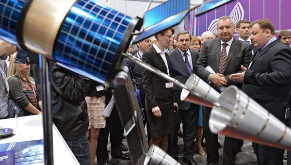 Заместитель председателя правительства РФ Дмитрий Рогозин на Технопром - 2014 в Новосибирске Заместитель председателя правительства РФ Дмитрий Рогозин на Технопром - 2014 в Новосибирске