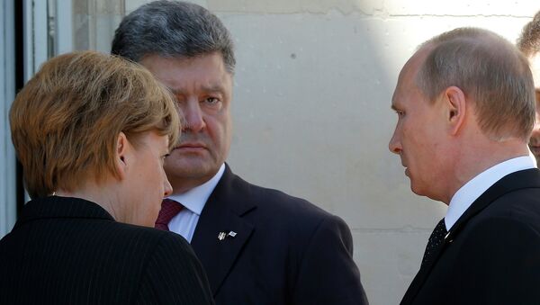 Ангела Меркель, Владимир Путин и Петр Порошенко на мероприятии по случаю 70-летия высадки союзников в Нормандии Ангела Меркель, Владимир Путин и Петр Порошенко на мероприятии по случаю 70-летия высадки союзников в Нормандии