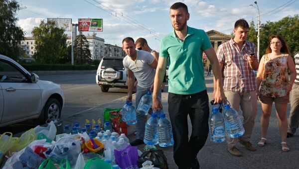 Сбор гуманитарной помощи для беженцев с Юго-Востока Украины Сбор гуманитарной помощи для беженцев с Юго-Востока Украины