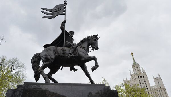 Памятник князю Дмитрию Донскому установлен в Москве. Архив Памятник князю Дмитрию Донскому установлен в Москве. Архив