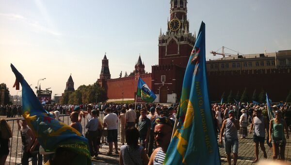 День Воздушно-десантных войск на Красной площади в Москве. Архивное фото День Воздушно-десантных войск на Красной площади в Москве. Архивное фото