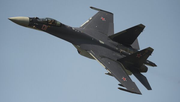 Истребитель СУ-35, архивное фото Истребитель СУ-35, архивное фото