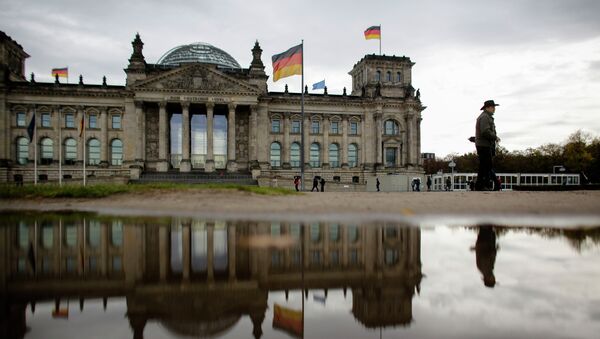Здание, в котором находится парламент Бундестаг Германии. Архивное фото Здание, в котором находится парламент Бундестаг Германии. Архивное фото