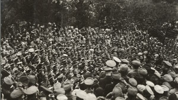 Военный министр Александр Керенский обращается к войскам, 1917 год Военный министр Александр Керенский обращается к войскам, 1917 год