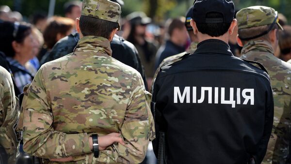 Сотрудники правоохранительных органов Украины. Архивное фото Сотрудники правоохранительных органов Украины. Архивное фото