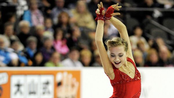 Российская фигуристка Елена Радионова в короткой программе на Skate America Российская фигуристка Елена Радионова в короткой программе на Skate America