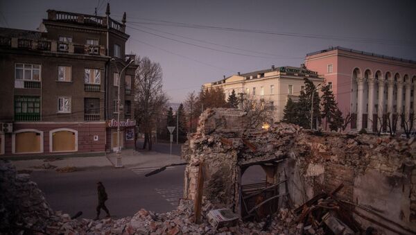 Вид на одну из улиц в Луганске. Архивное фото Вид на одну из улиц в Луганске. Архивное фото