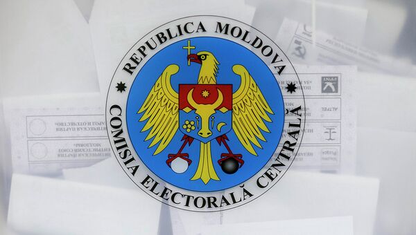 Избирательная урна с гербом Молдавии Избирательная урна с гербом Молдавии