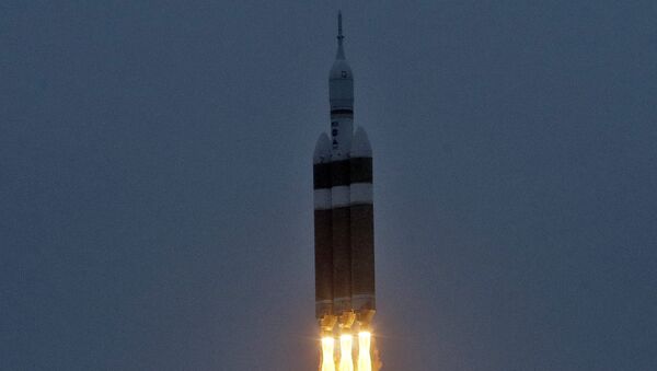 Полет космического корабля Orion и тяжелой ракеты-носителя Delta-4 Полет космического корабля Orion и тяжелой ракеты-носителя Delta-4