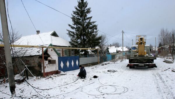 Последствия обстрела Донецка украинскими силовиками. Архивное фото Последствия обстрела Донецка украинскими силовиками. Архивное фото