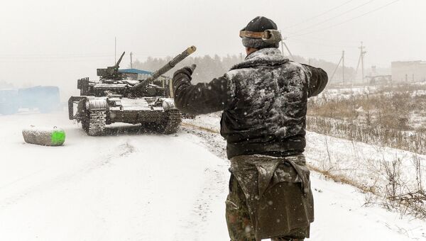 Украинские военные в районе города Счастье в Луганской области. Архивное фото Украинские военные в районе города Счастье в Луганской области. Архивное фото