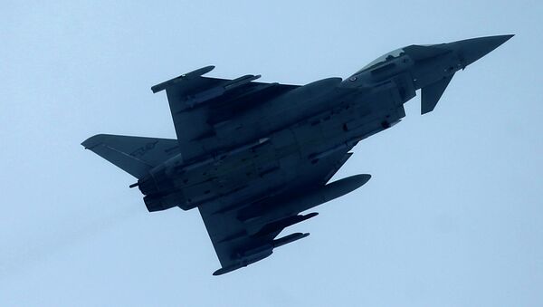 Истребитель НАТО Eurofighter Typhoon. Архивное фото Истребитель НАТО Eurofighter Typhoon. Архивное фото