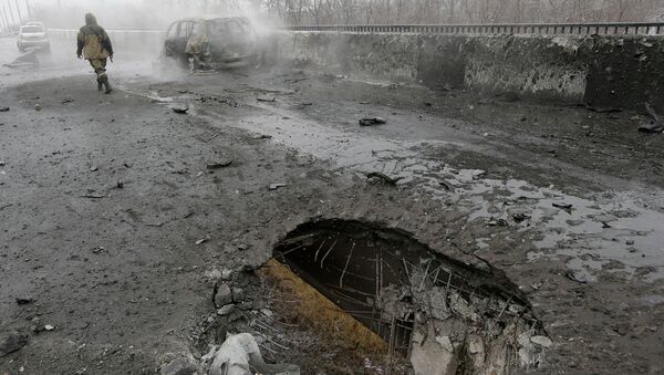 Последствия обстрела Донецка. Архивное фото Последствия обстрела Донецка. Архивное фото