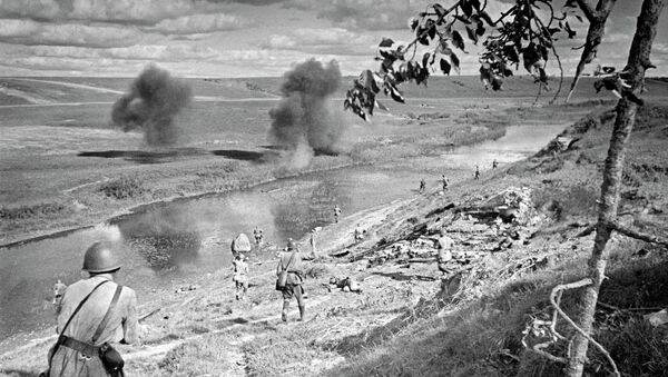 Переправа через водный рубеж под Ржевом. Северо-Западный фронт 1942 год Переправа через водный рубеж под Ржевом. Северо-Западный фронт 1942 год
