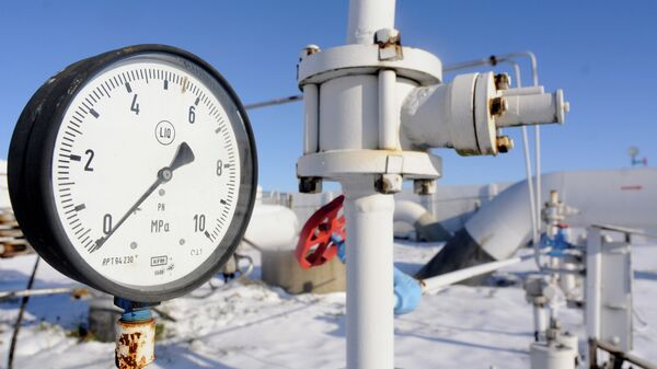 Манометр газа на магистральном газопроводе из России в селе Боярка Манометр газа на магистральном газопроводе из России в селе Боярка